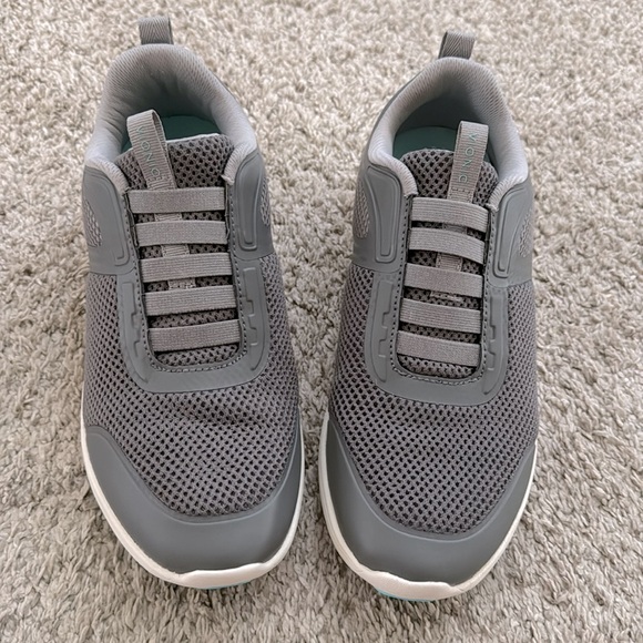 Vionic Reign Shoe - Picture 2 of 4